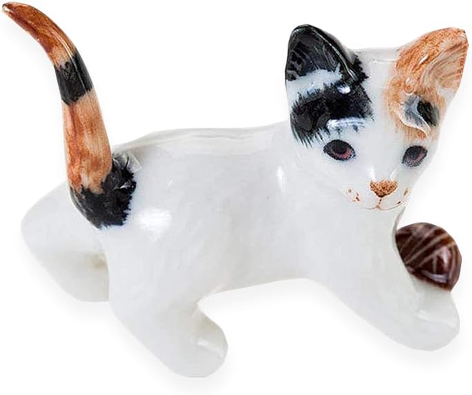 WitnyStore Tiny 1 Inch Calico Tricolor Shorthair Cat Play Ball Figurine