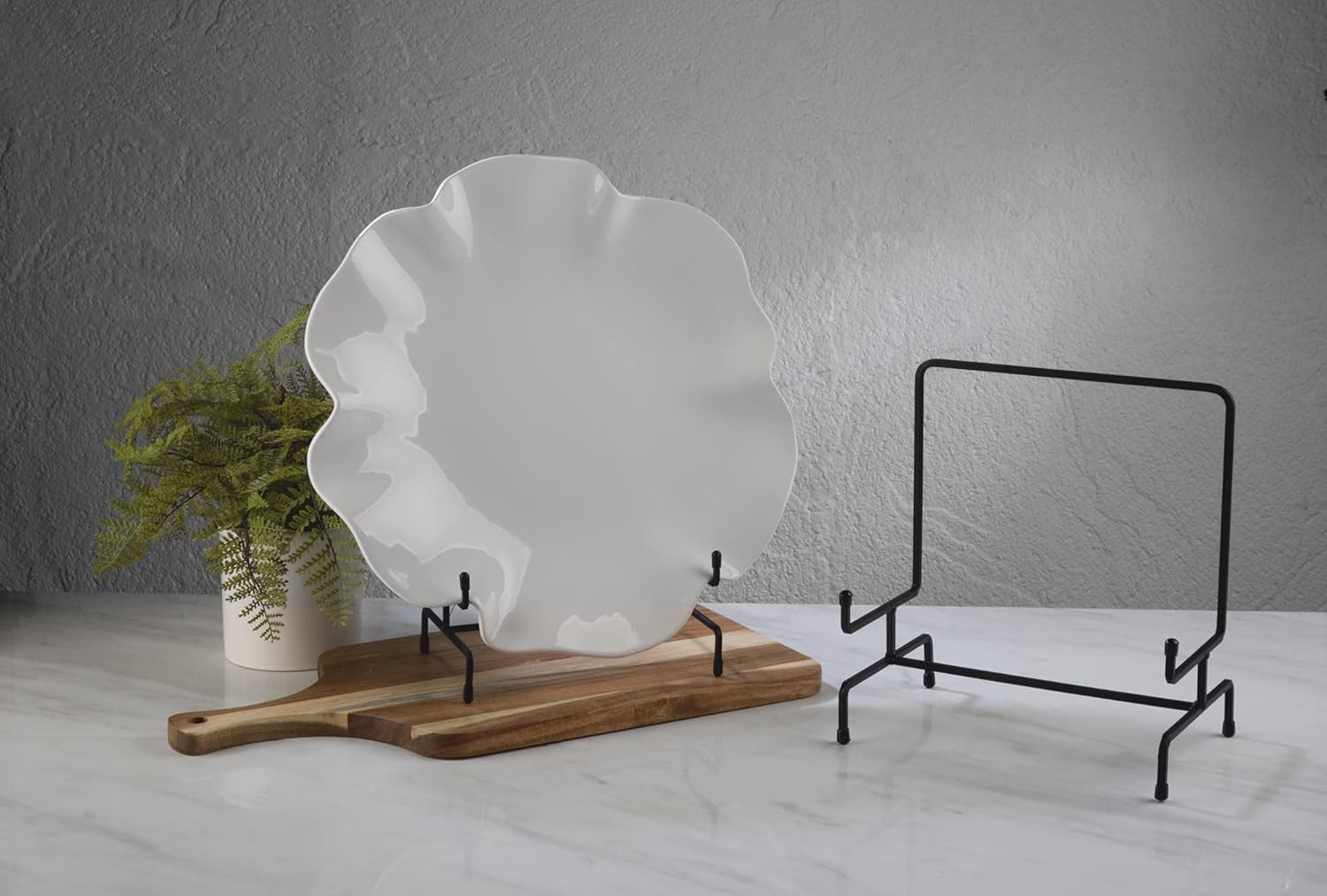 Tripar Small Black Metal Easel Display Stand for Platters and Bowls