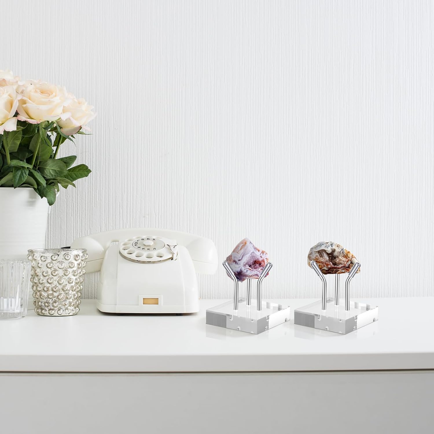 Weysat 4 Pack Acrylic Display Stands with 3 Peg Easel Base